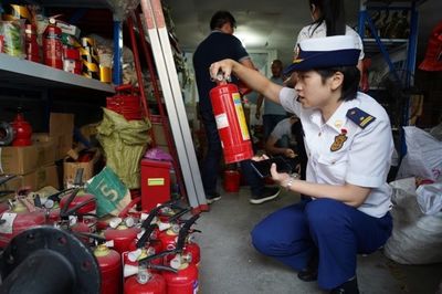 筑牢防火安全门,温州消防联合市场监管突击检查消防产品质量