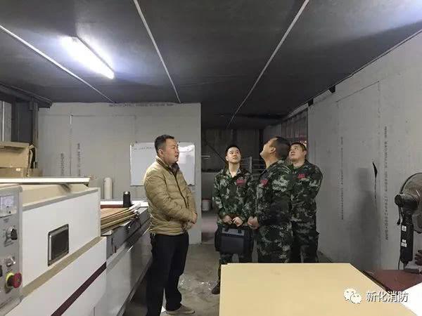 新化消防严查厂房仓库 筑牢冬季“防火墙”